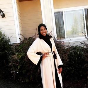 Meet your Posher, Muna